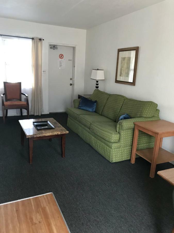 Echo Sails Motel Clearwater Beach Exterior photo